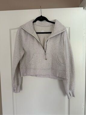 Lululemon scuba half zip cropped size 6